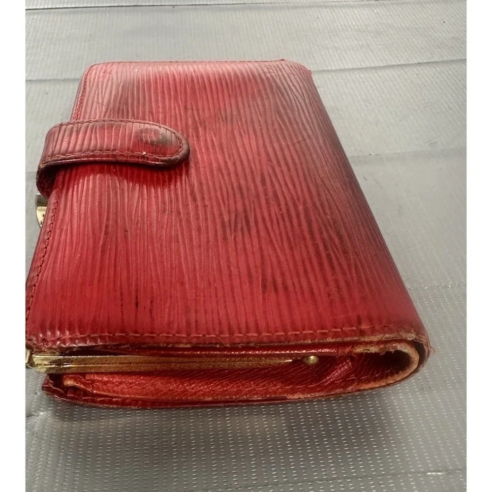 LOUIS VUITTON Epi Agenda Red LV Auth - Picture 6 of 16